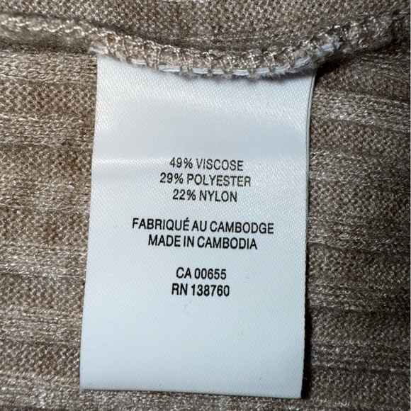Reitmans Beige Ribbed Crew Neck Sweater Women’s Size M - Picture 12 of 12